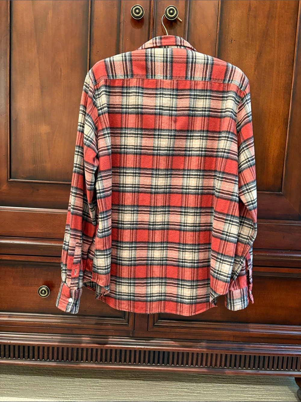 NWOT Frank & Eileen Washed Red Plaid Eileen Fit Button-Down Shirt in Size M - Picture 9 of 9
